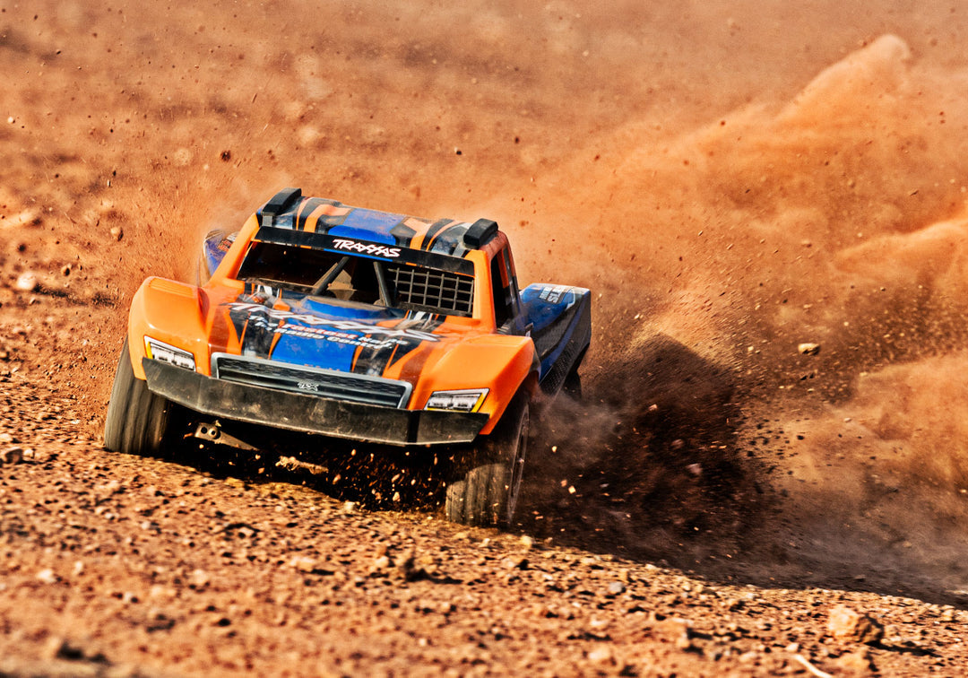 Traxxas Mini Slash 4X4 108164-1 - Orange acción en tierra