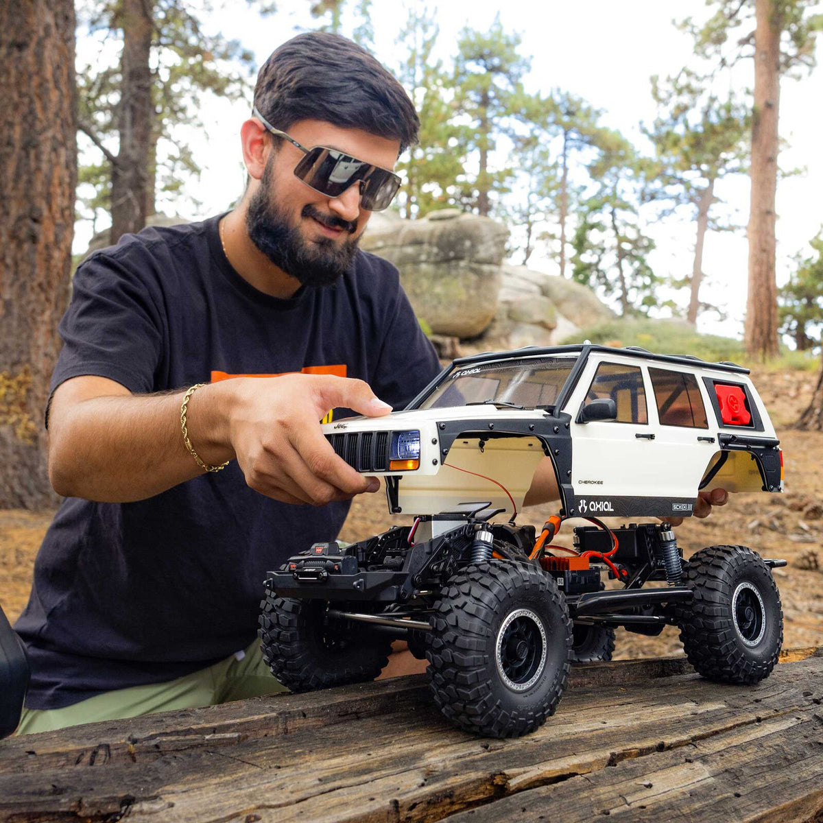Axial 1/10 SCX10 III Jeep Cherokee XJ 4X4 RTR Brushed Rock Crawler – AXI-2037